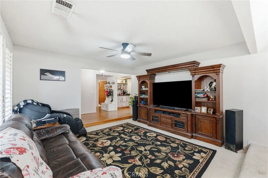6479 N Blosser, Fresno, California 93711 home-pic-16