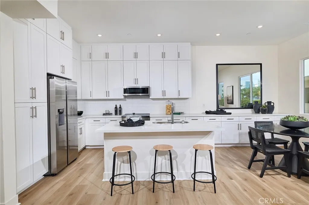 7264 Aura Circle, Huntington Beach, California 92647 home-pic-12