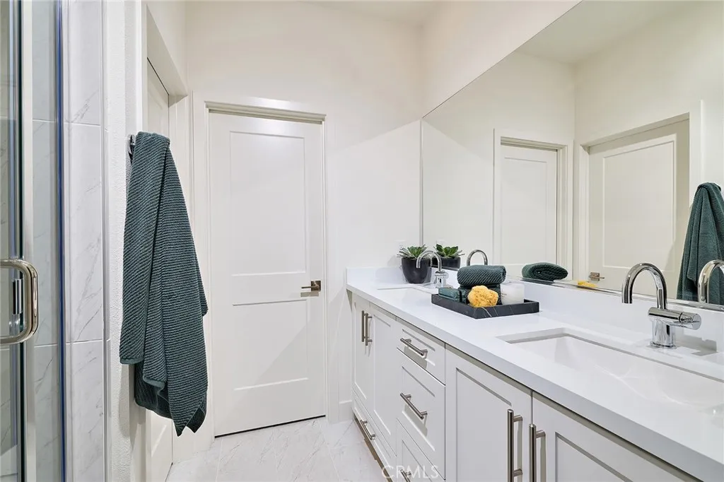 7264 Aura Circle, Huntington Beach, California 92647 home-pic-14