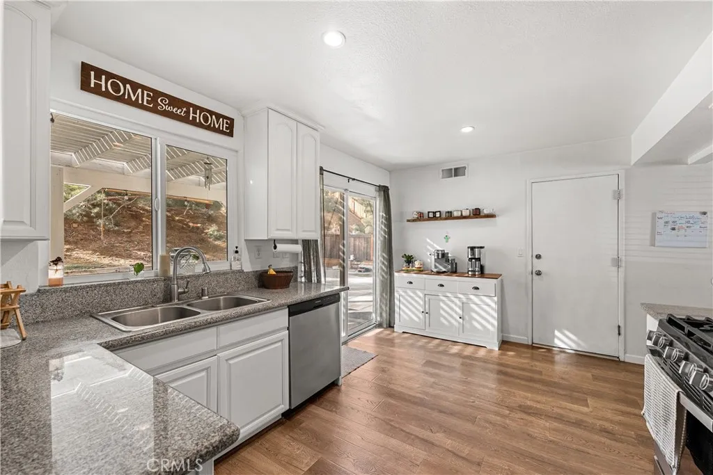 39329 Beacon, Palmdale, California 93551 home-pic-15
