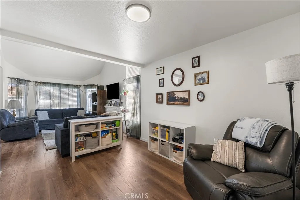 39329 Beacon, Palmdale, California 93551 home-pic-7