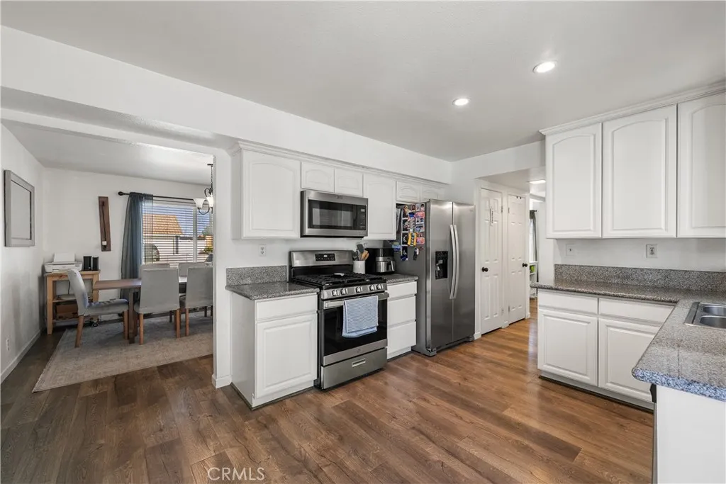 39329 Beacon, Palmdale, California 93551 home-pic-14