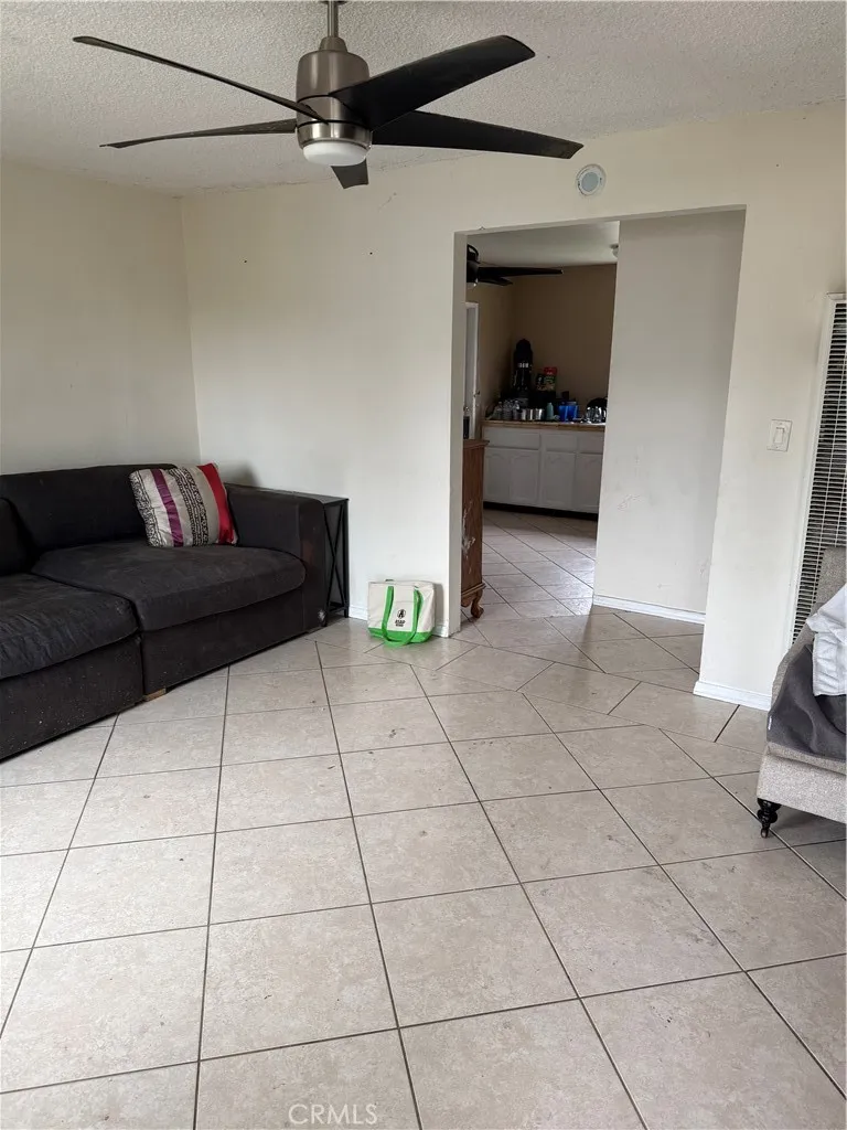 10344 Parise Dr, Whittier, California 90604 home-pic-3