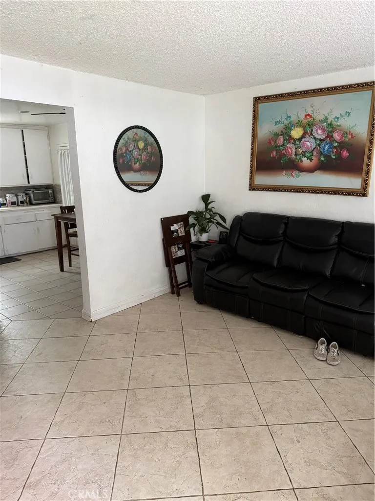 10344 Parise Dr, Whittier, California 90604 home-pic-16