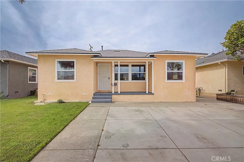 4523 Knoxville, Lakewood, California 90713 home-pic-1