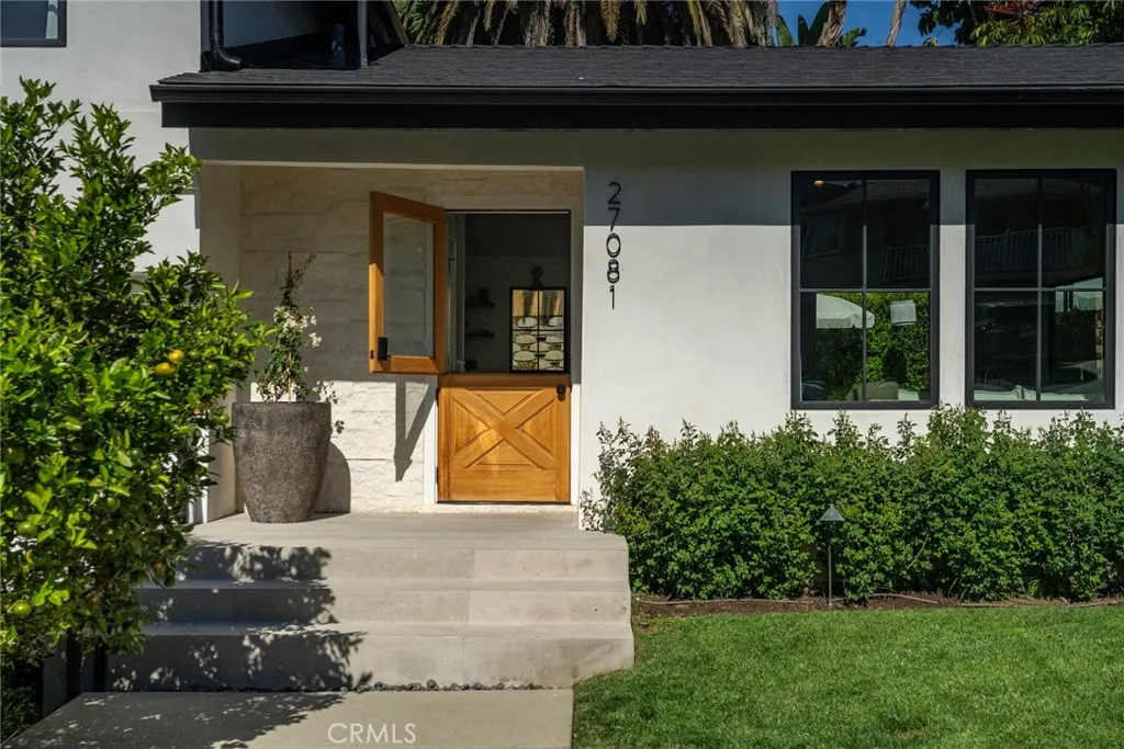 27081 Calle Dolores, Capistrano Beach, California 92624 home-pic-1