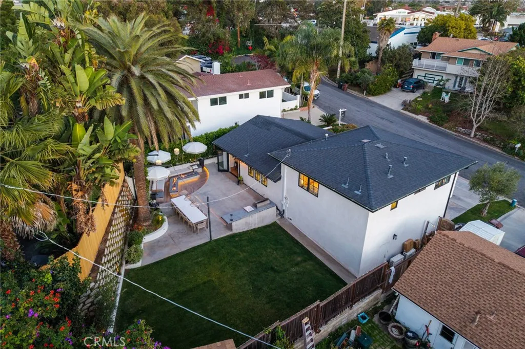 27081 Calle Dolores, Capistrano Beach, California 92624 home-pic-37