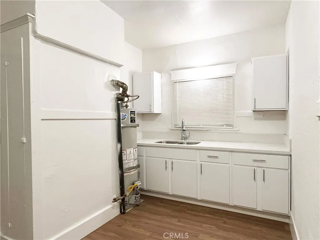 458 W Vernon, Los Angeles, California 90037 home-pic-12