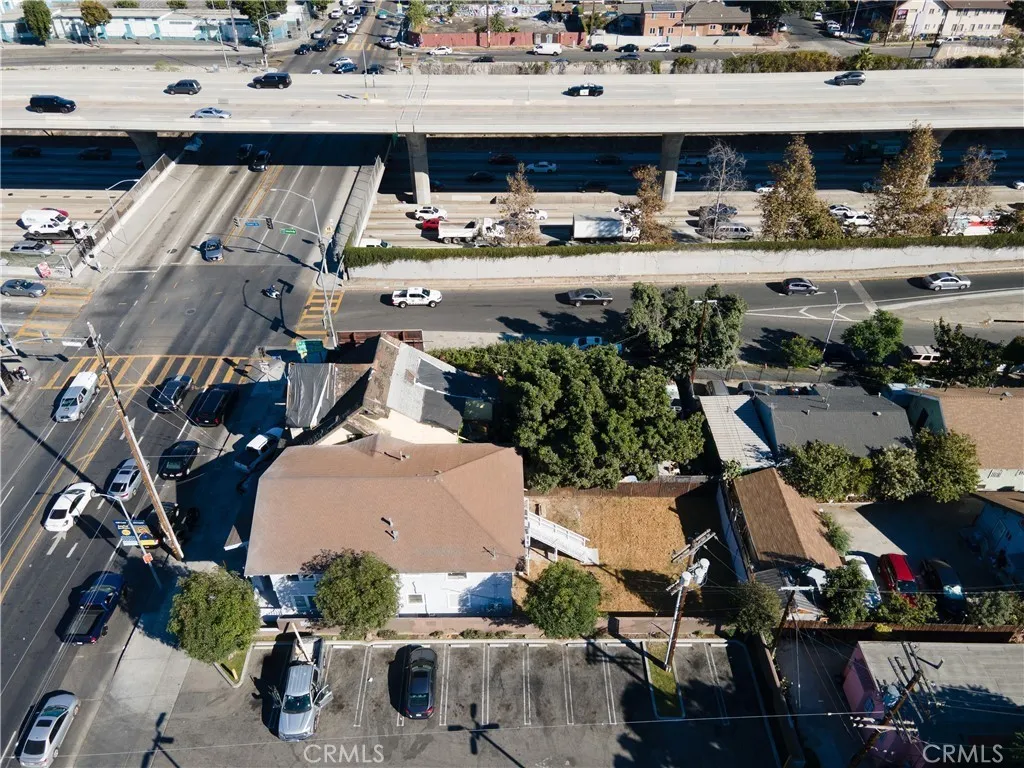458 W Vernon, Los Angeles, California 90037 home-pic-2