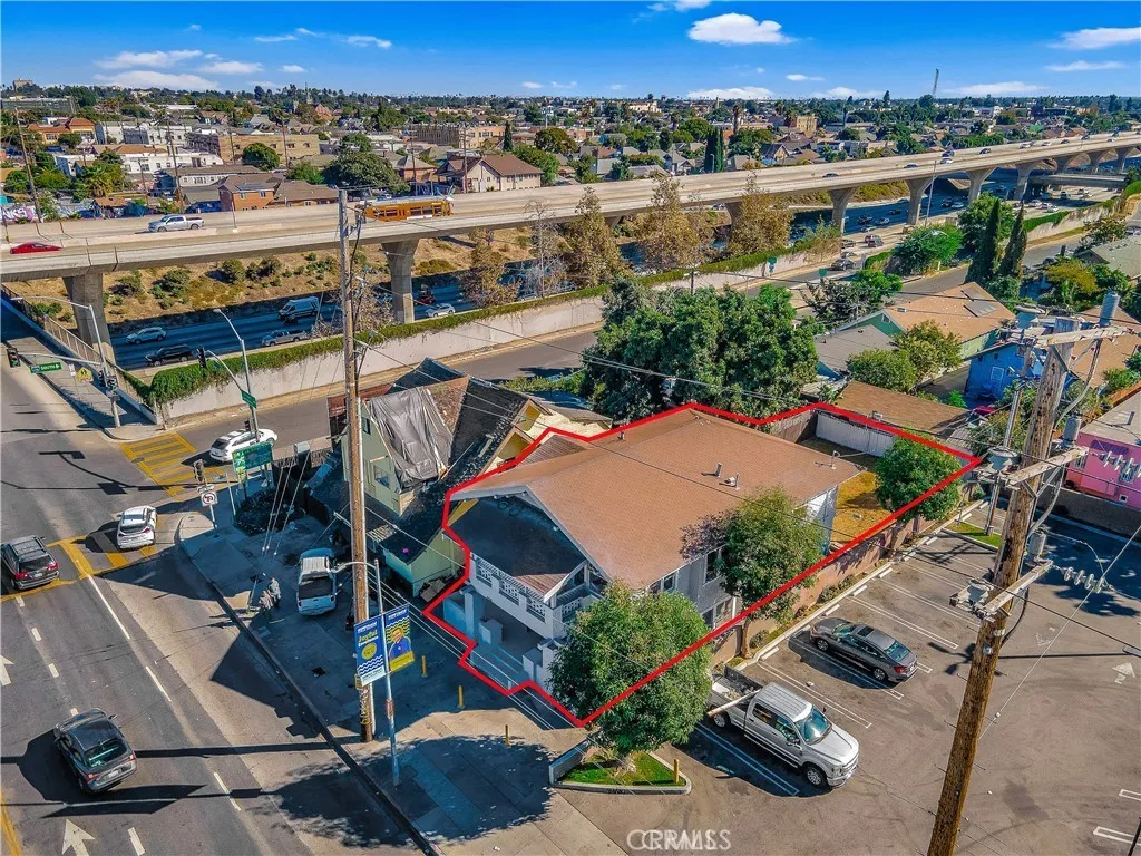 458 W Vernon, Los Angeles, California 90037 home-pic-17