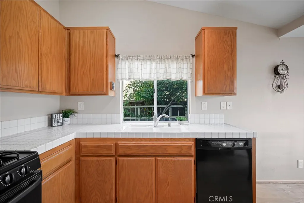 26693 Spotted Pony Drive, Corona, California 92883 home-pic-10