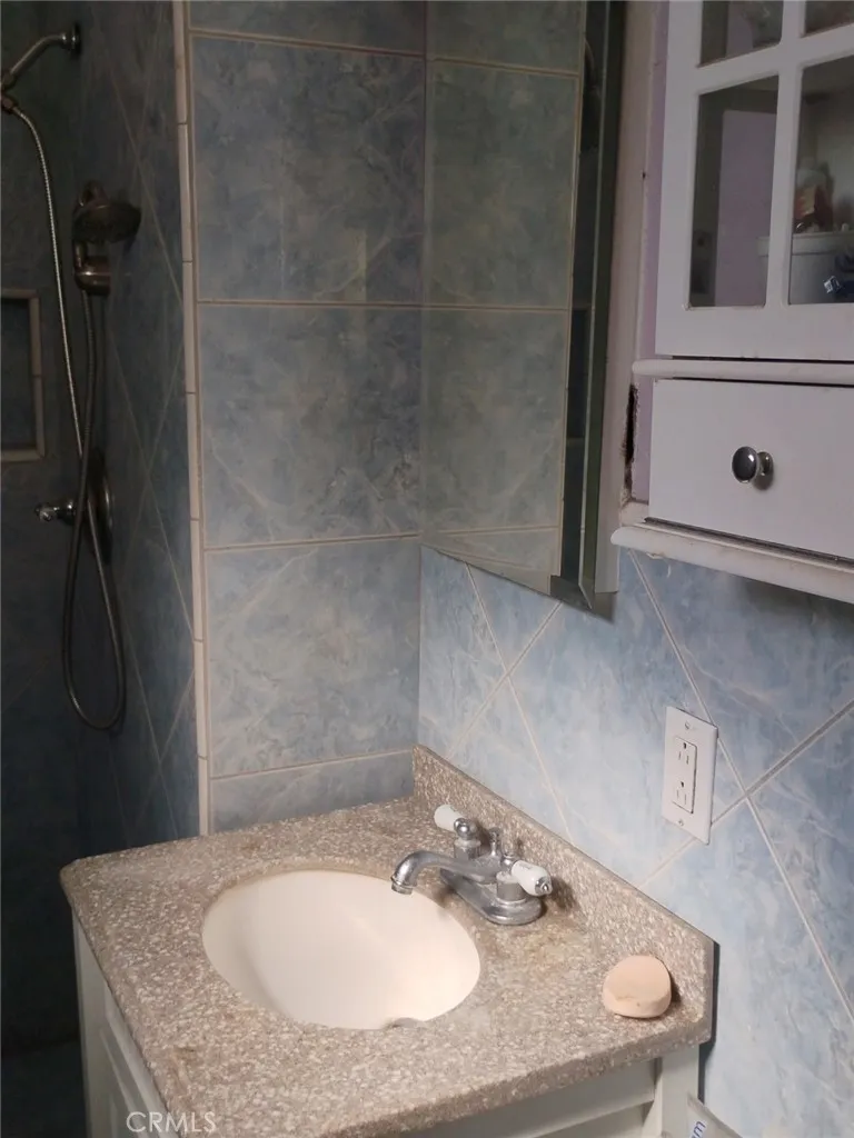 1728 De Anza St, Barstow, California 92311 home-pic-25
