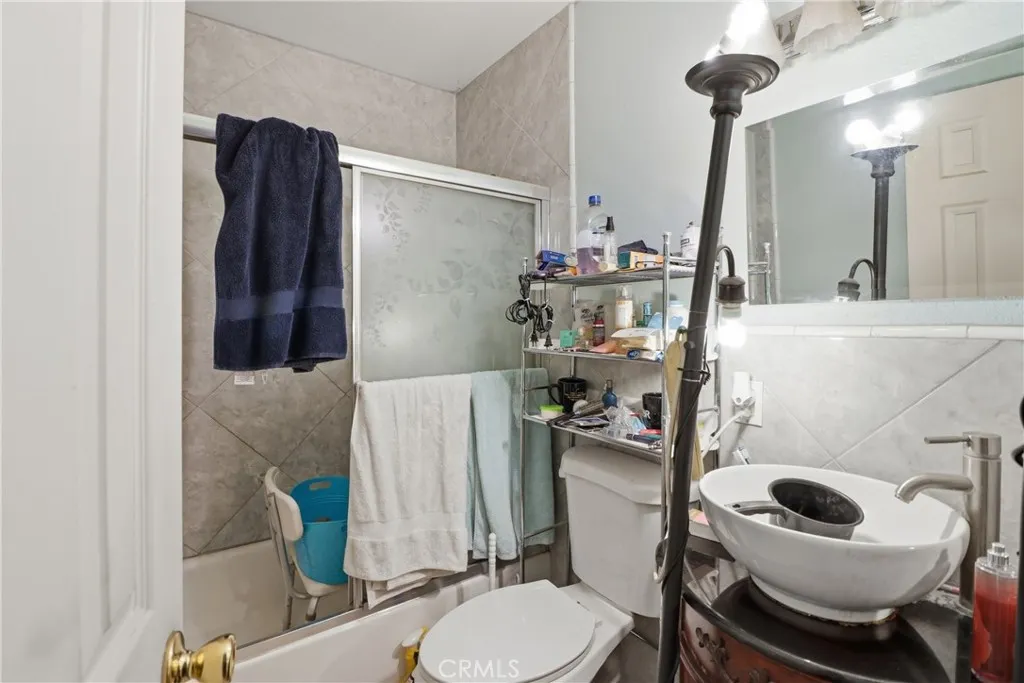 1728 De Anza St, Barstow, California 92311 home-pic-14