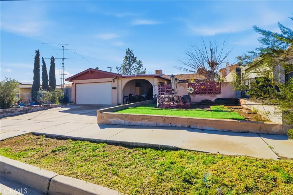1728 De Anza St, Barstow, California 92311 home-pic-1