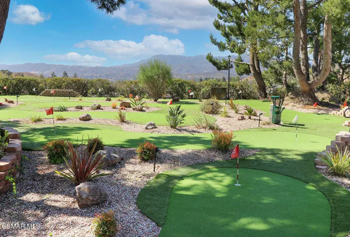 kCommunity Pool and Golf9