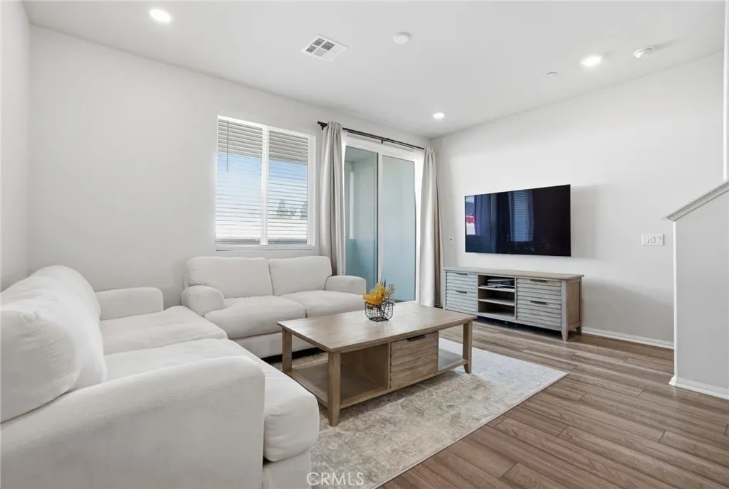 1618 W. Cameron, West Covina, California 91790 home-pic-11