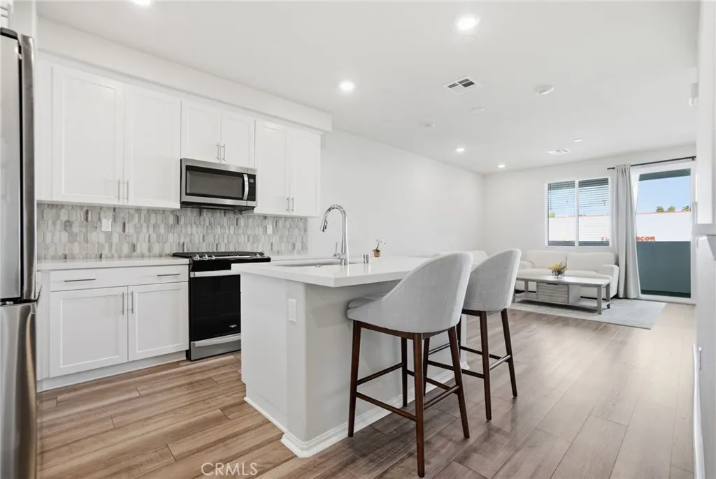 1618 W. Cameron, West Covina, California 91790 home-pic-1