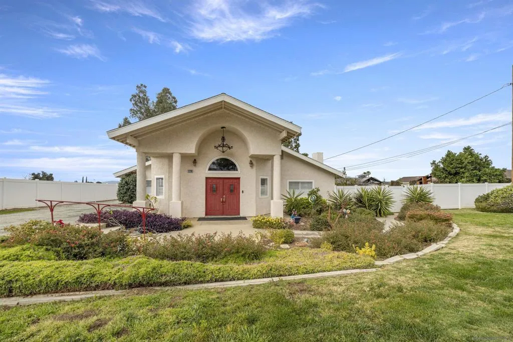 12730 8th St, Yucaipa, California 92399 home-pic-4
