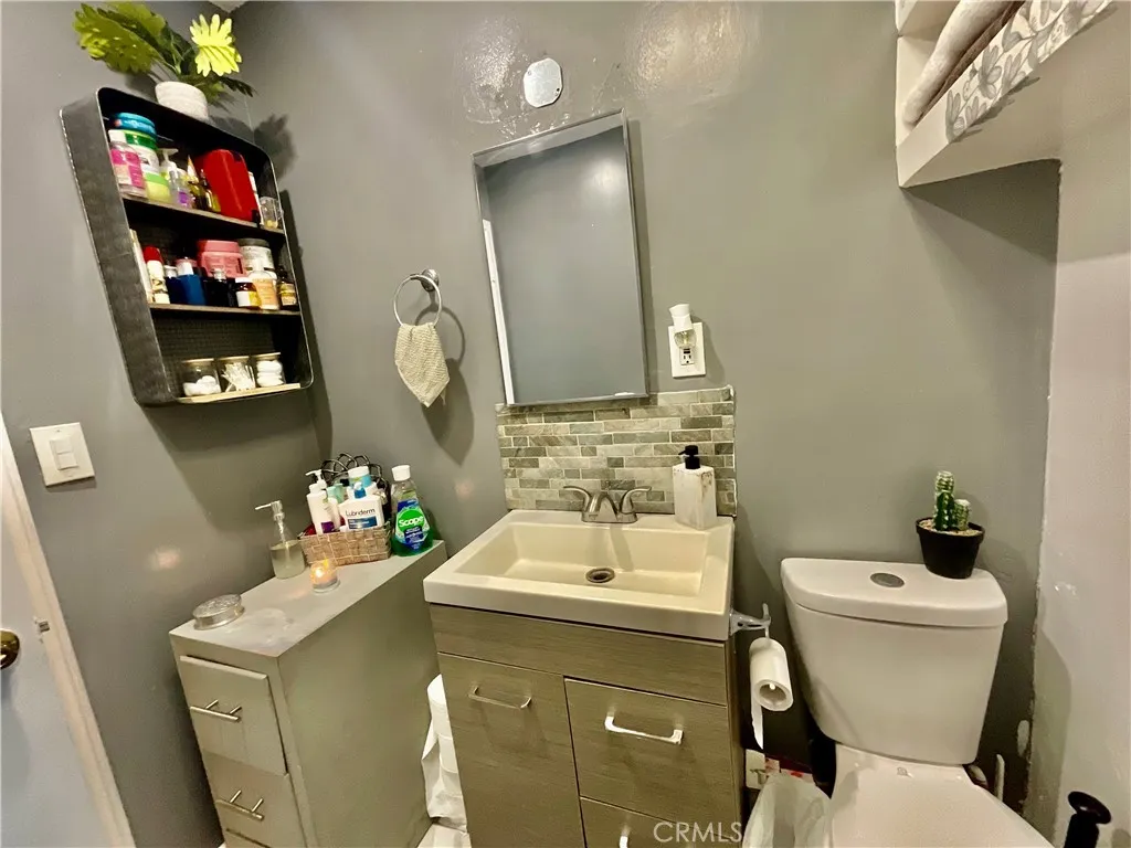 4766 Hammel, Los Angeles, California 90022 home-pic-11