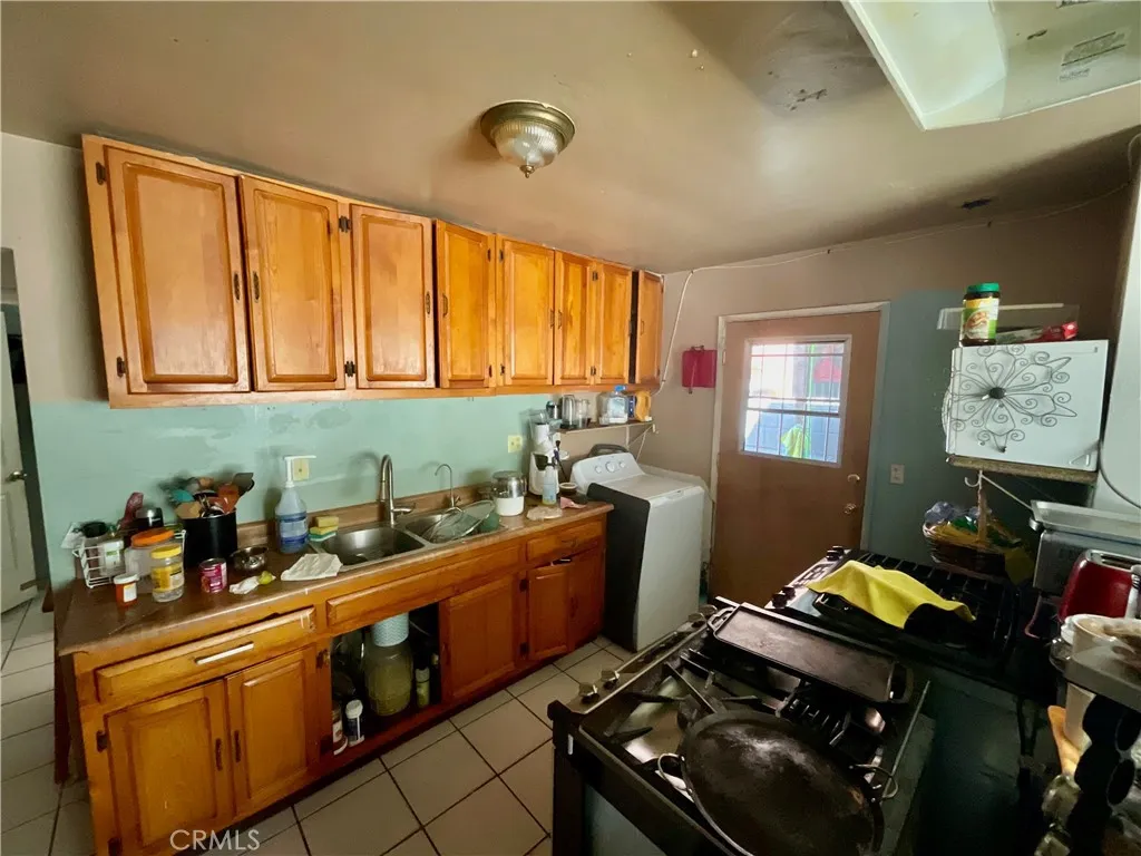 4766 Hammel, Los Angeles, California 90022 home-pic-17