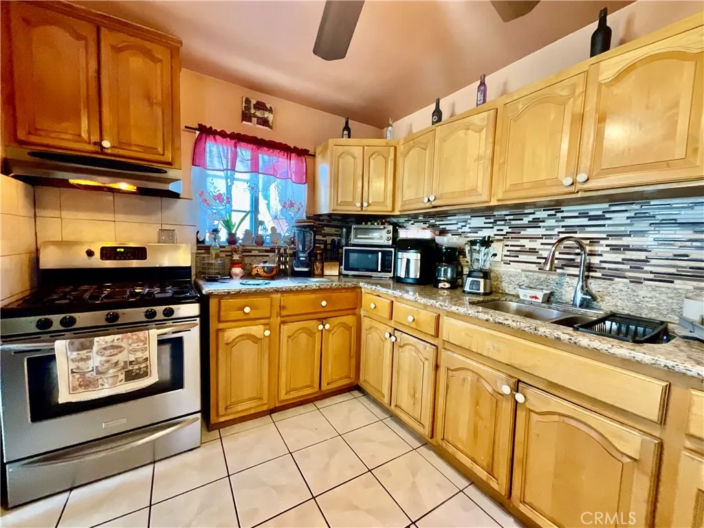 4766 Hammel, Los Angeles, California 90022 home-pic-7