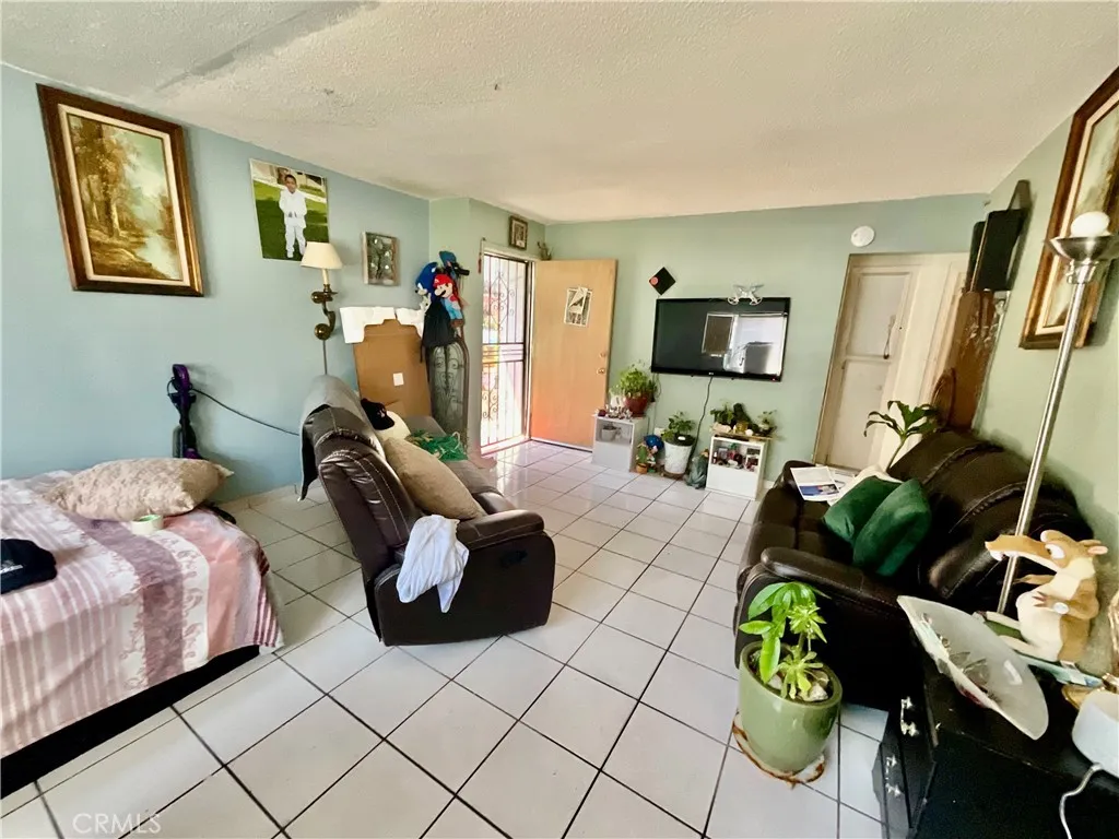 4766 Hammel, Los Angeles, California 90022 home-pic-16
