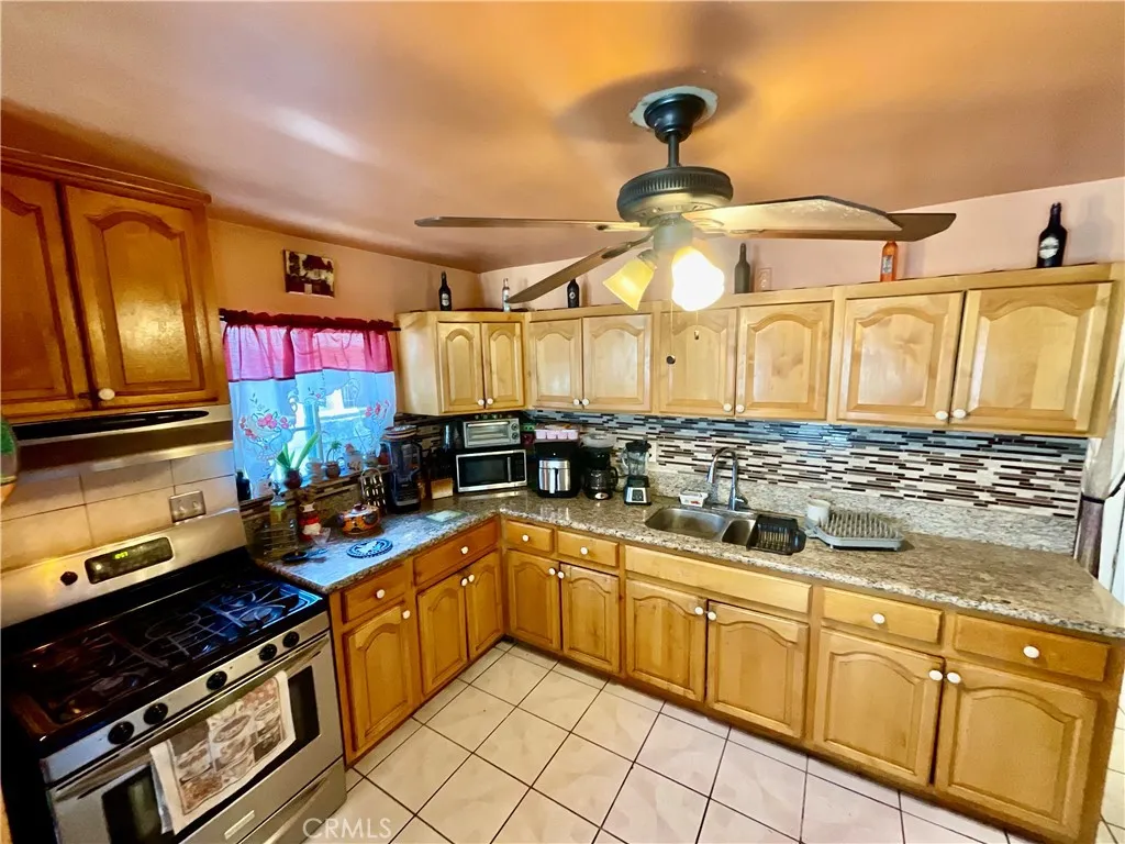 4766 Hammel, Los Angeles, California 90022 home-pic-8