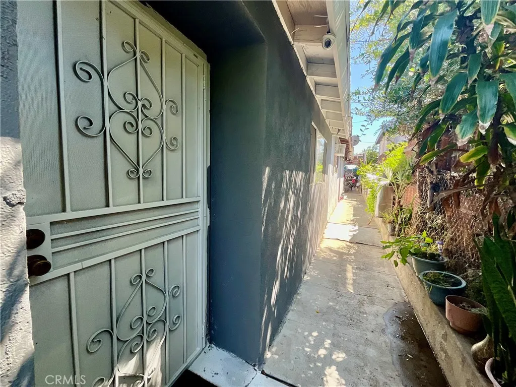 4766 Hammel, Los Angeles, California 90022 home-pic-14