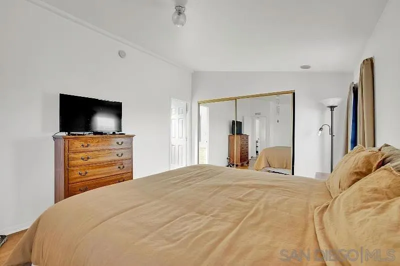 2239 2241 Meadow Lark Drive, San Diego, California 92123 home-pic-12