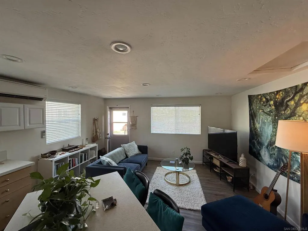 2239 2241 Meadow Lark Drive, San Diego, California 92123 home-pic-28