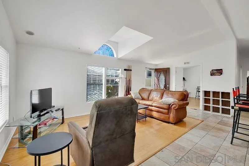 2239 2241 Meadow Lark Drive, San Diego, California 92123 home-pic-10