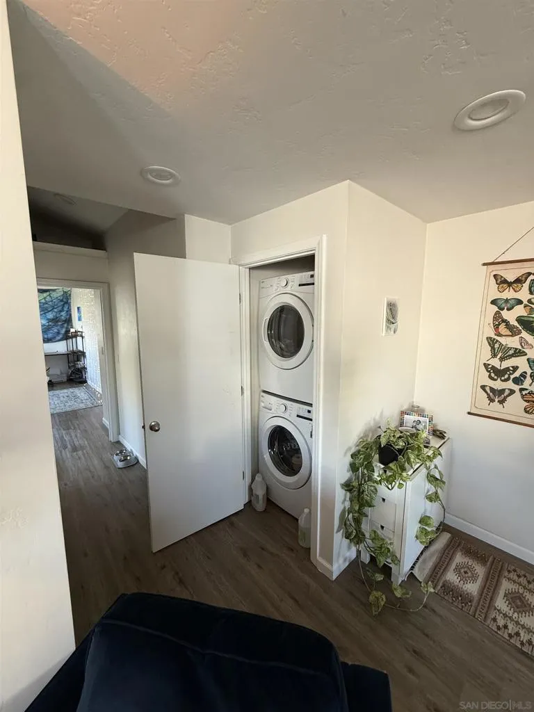 2239 2241 Meadow Lark Drive, San Diego, California 92123 home-pic-27