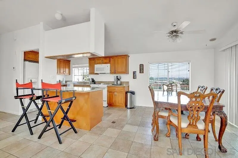 2239 2241 Meadow Lark Drive, San Diego, California 92123 home-pic-5