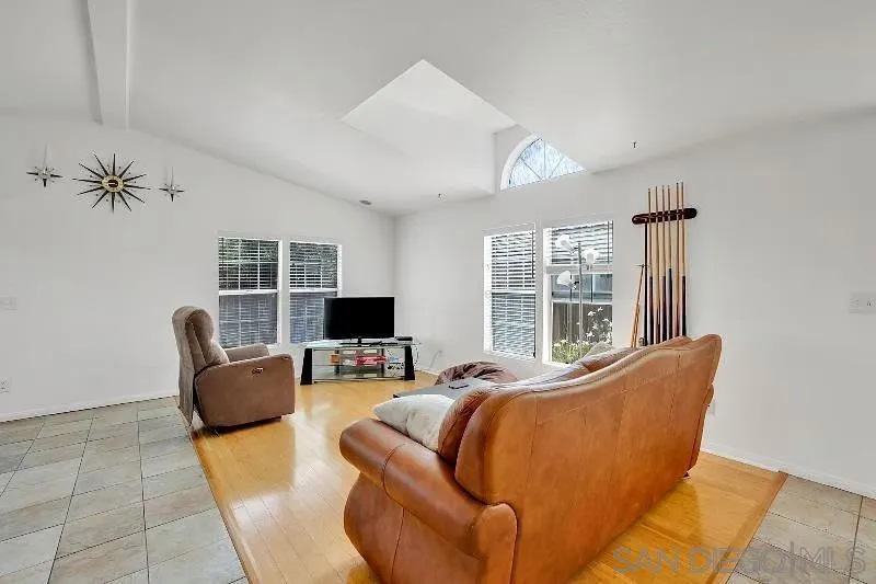 2239 2241 Meadow Lark Drive, San Diego, California 92123 home-pic-4