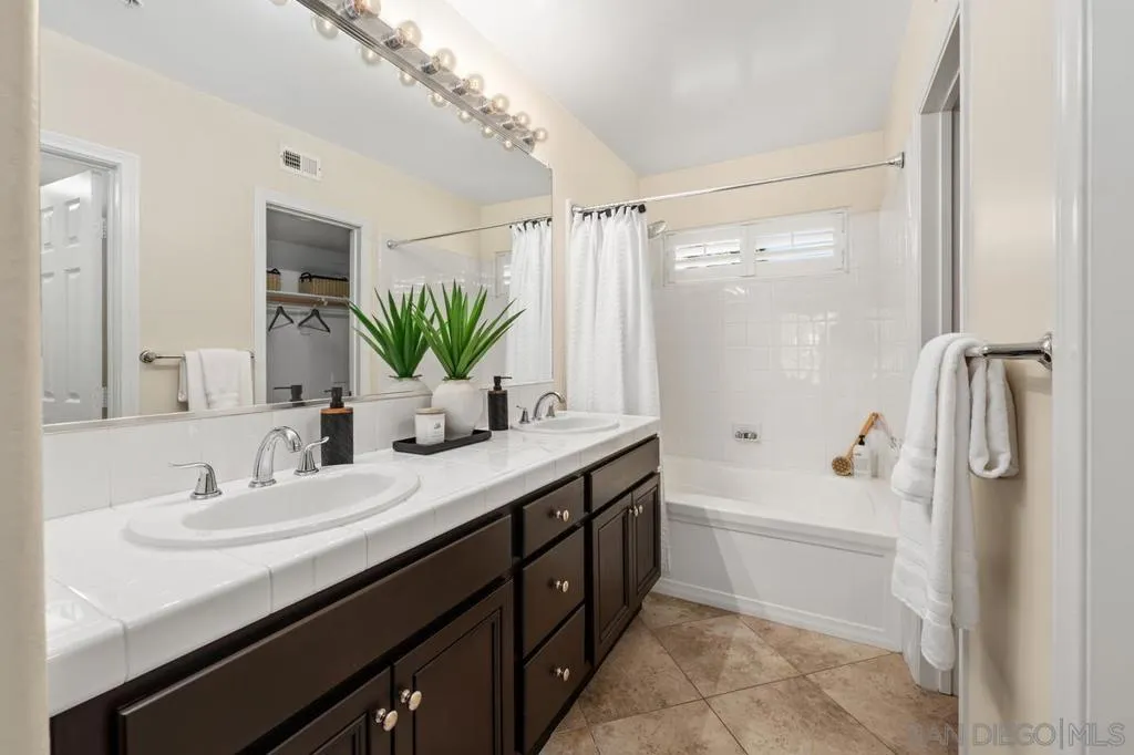 2760 Farragut 109, San Diego, California 92106 home-pic-17