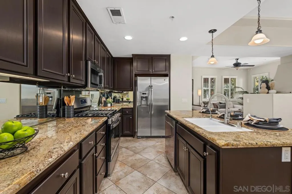 2760 Farragut 109, San Diego, California 92106 home-pic-9