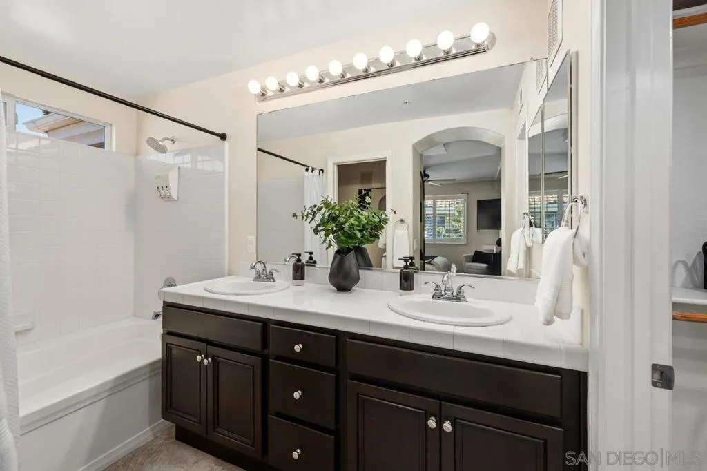 2760 Farragut 109, San Diego, California 92106 home-pic-21