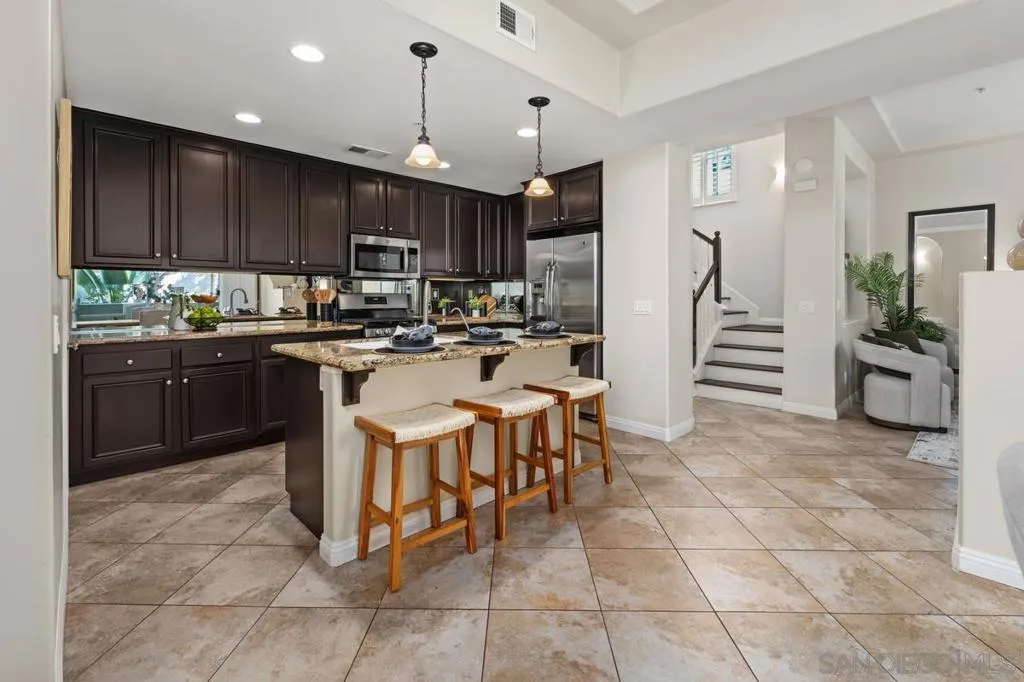 2760 Farragut 109, San Diego, California 92106 home-pic-10