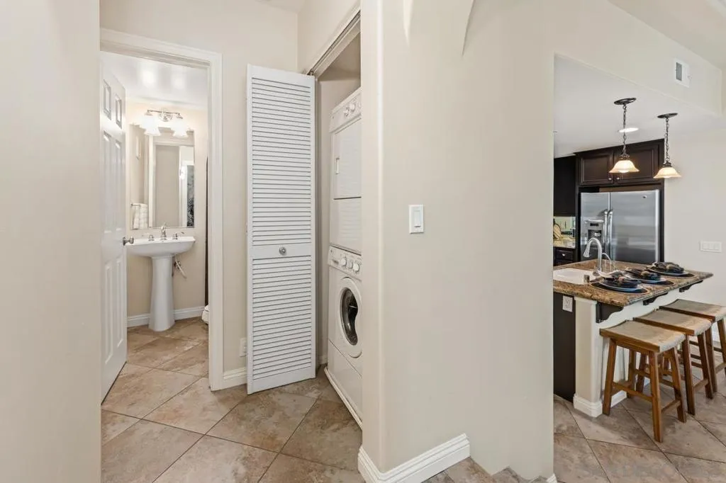 2760 Farragut 109, San Diego, California 92106 home-pic-14