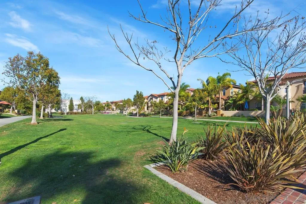 2760 Farragut 109, San Diego, California 92106 home-pic-27