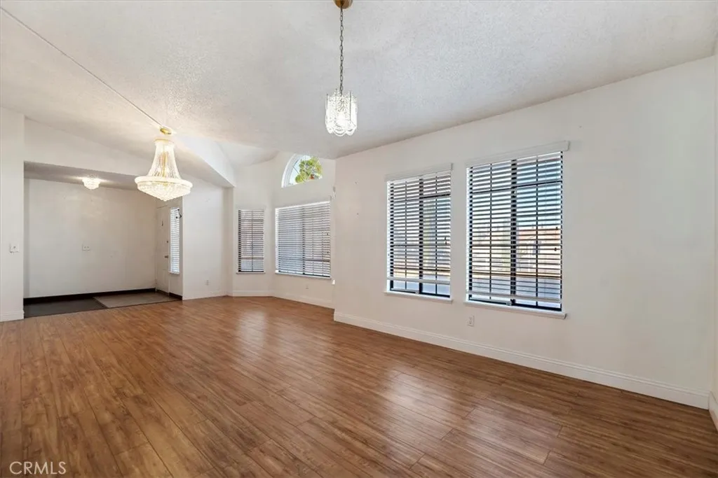 19185 Cochise, Apple Valley, California 92308 home-pic-15