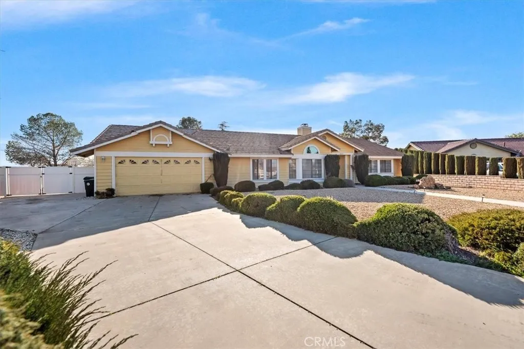 19185 Cochise, Apple Valley, California 92308 home-pic-3