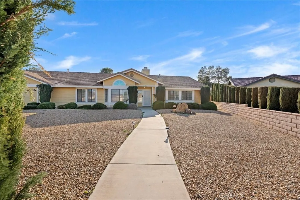 19185 Cochise, Apple Valley, California 92308 home-pic-6