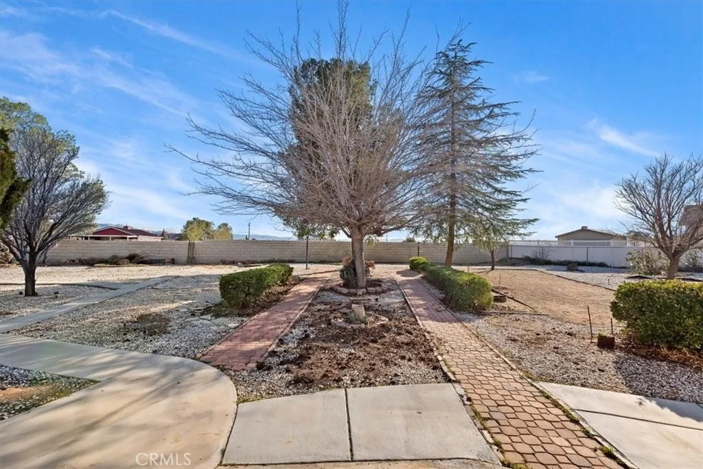 19185 Cochise, Apple Valley, California 92308 home-pic-57