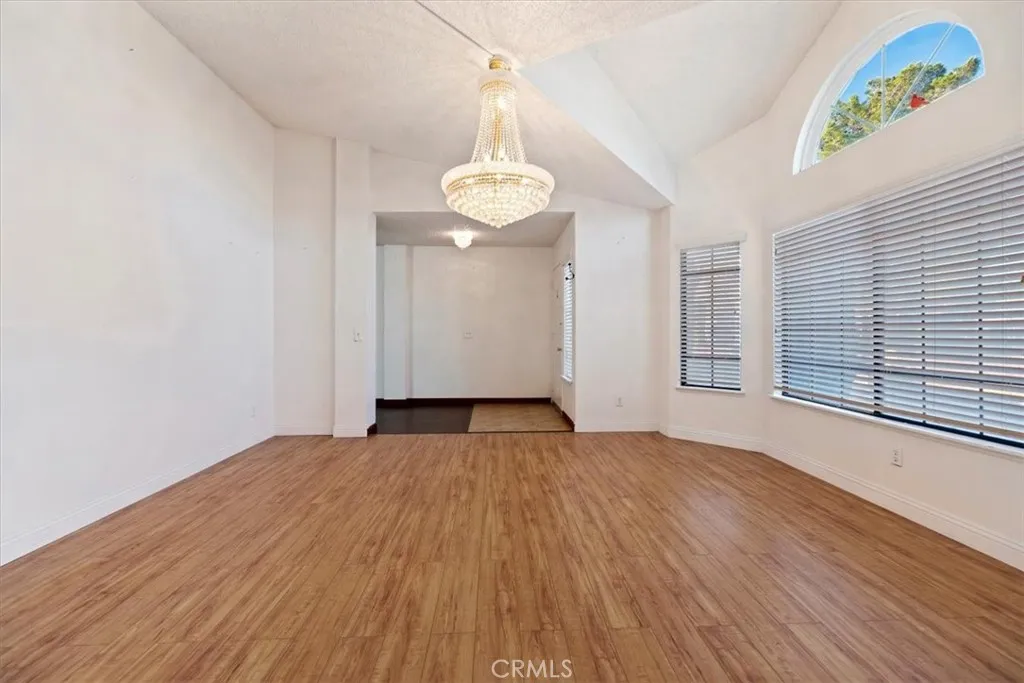 19185 Cochise, Apple Valley, California 92308 home-pic-12