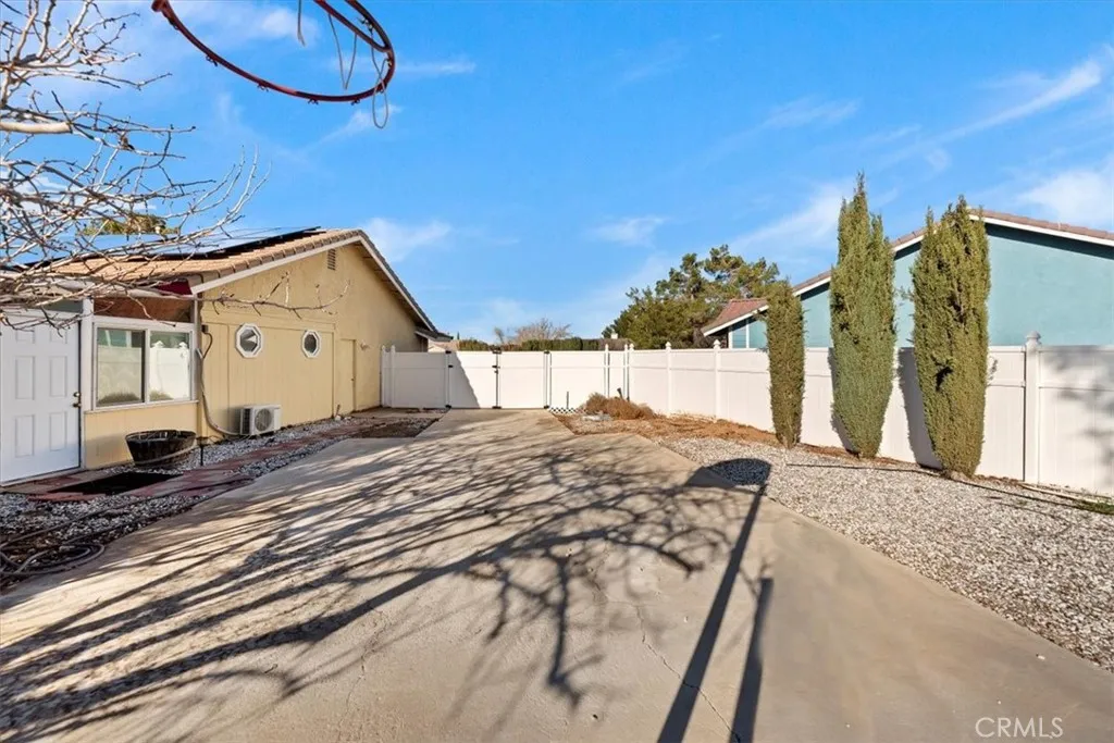 19185 Cochise, Apple Valley, California 92308 home-pic-55