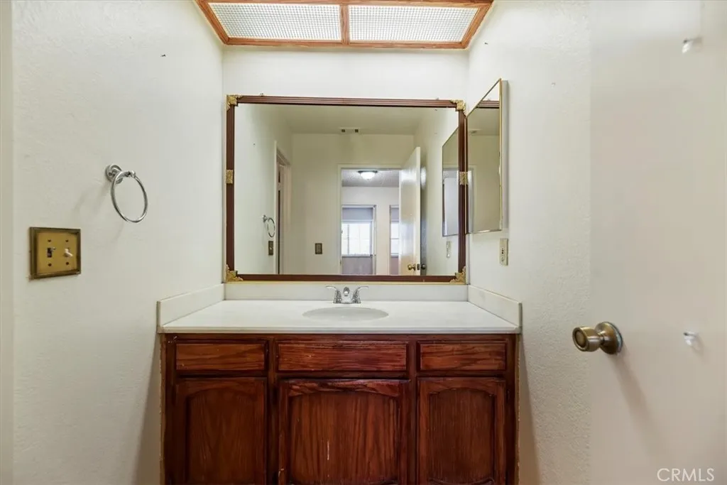 19185 Cochise, Apple Valley, California 92308 home-pic-33
