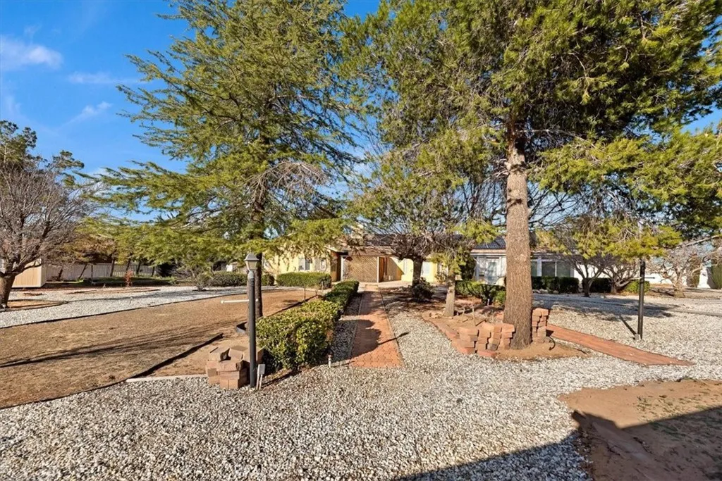 19185 Cochise, Apple Valley, California 92308 home-pic-50