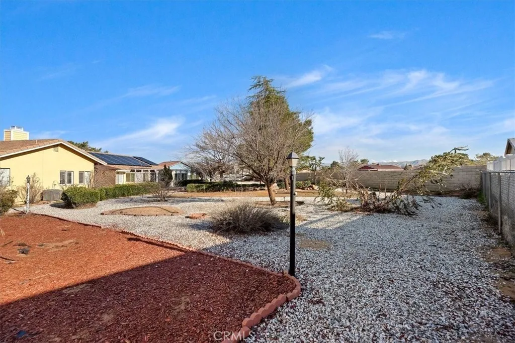 19185 Cochise, Apple Valley, California 92308 home-pic-42