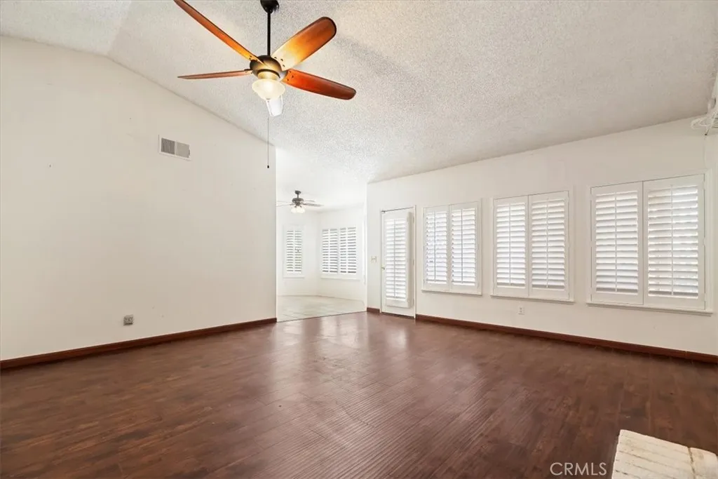 19185 Cochise, Apple Valley, California 92308 home-pic-16